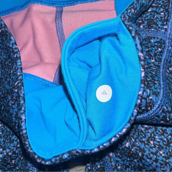 lululemon Blue and Punk Cropped workout leggings size 4 spots dots animal print - Picture 5 of 6